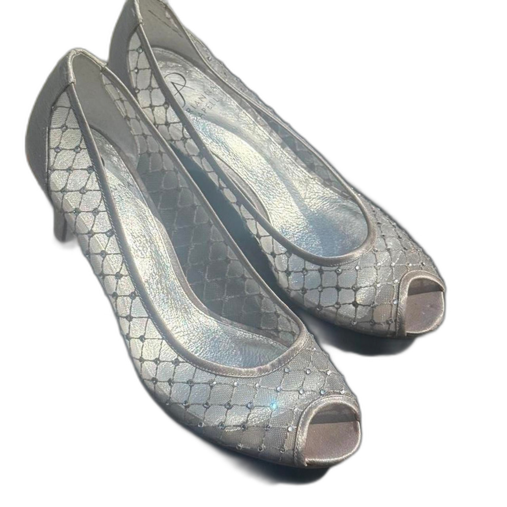 Adrianna Papell Women's Silver and Grey Heels with rhinestones sz 7- 1/2